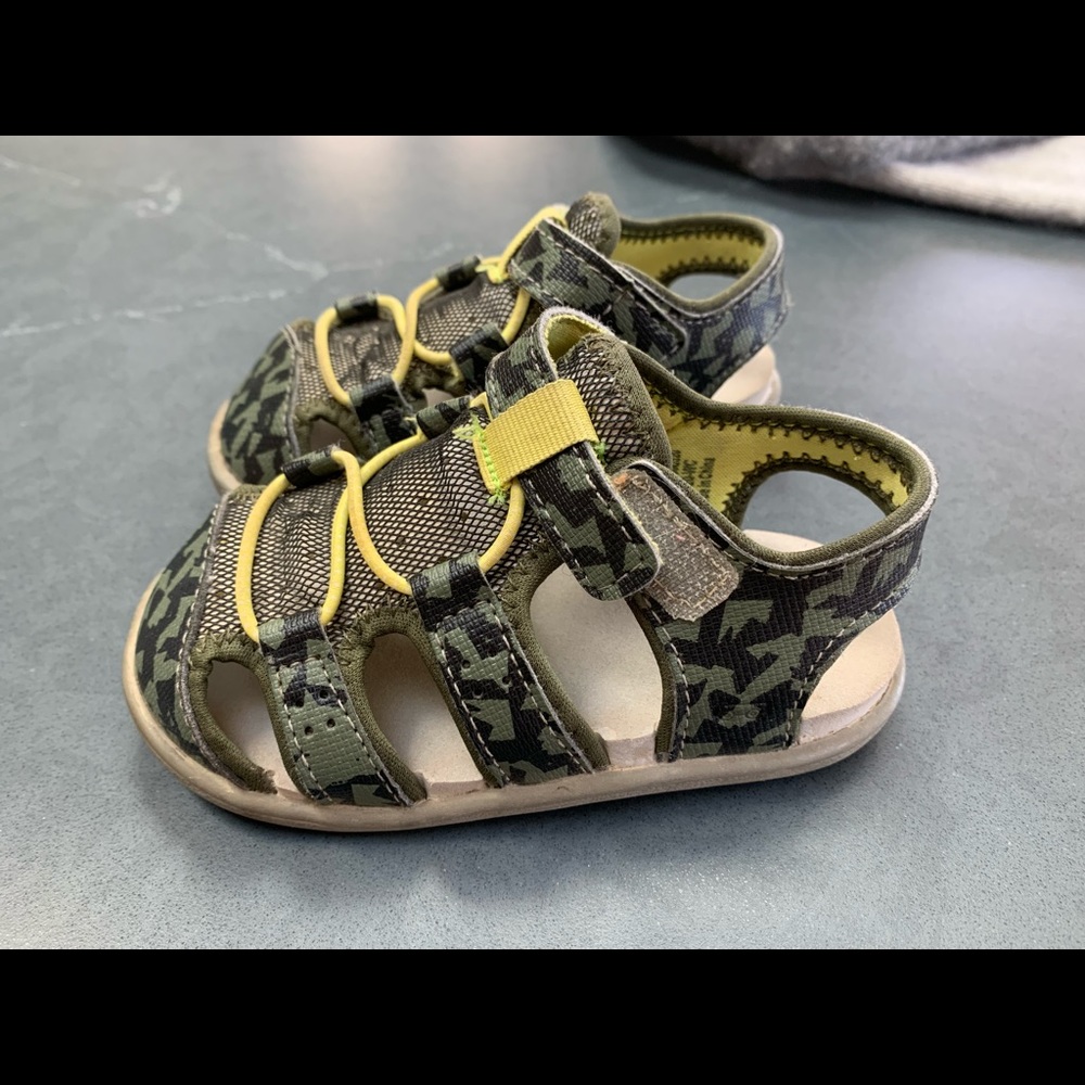 See Kai Run closed-toe sandals